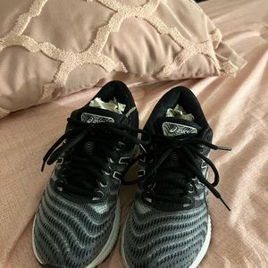 Womens ASICS sneakers ❤️